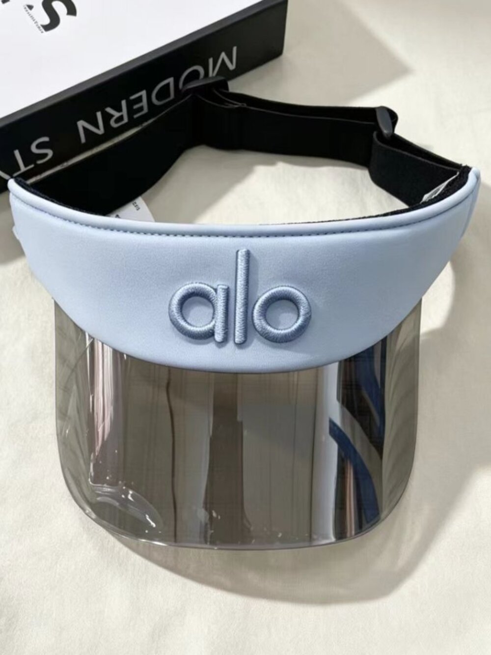 NWT💙Alo Yoga Airlift Solar Visor Light Provence Blue Tennis Golf Hat Chic🎏 - Picture 3 of 6